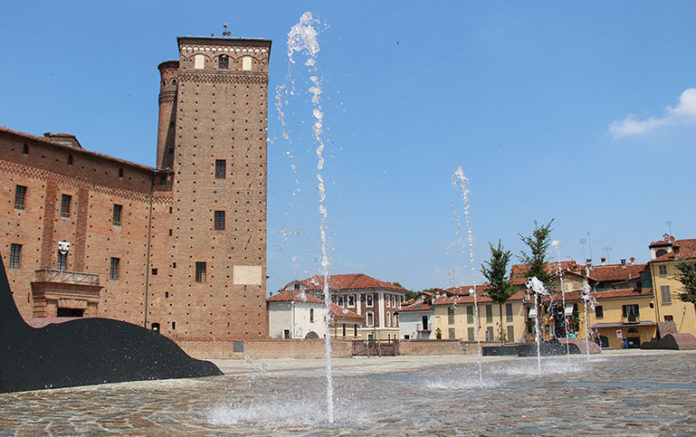 Fontana di piazza Castello a Fossano