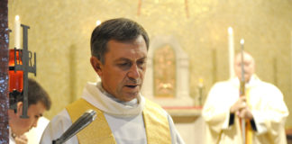il vescovo di Mondovì mons Egidio Miragoli