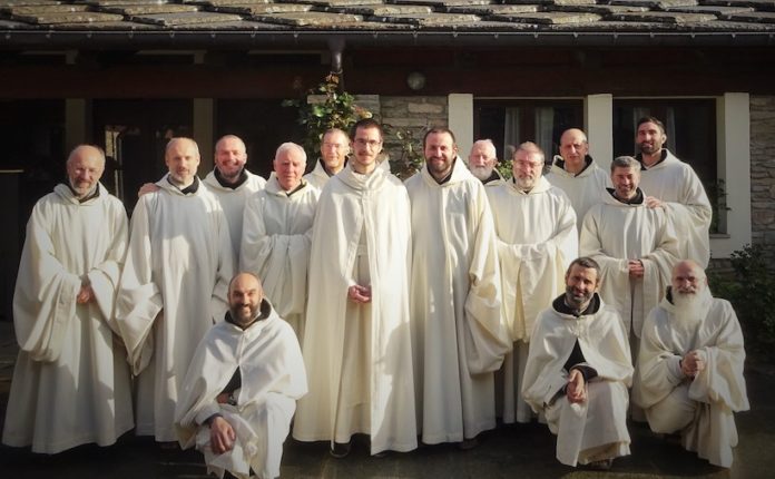 La comunità dei monaci cistercensi di Ora d Mill nel 2015