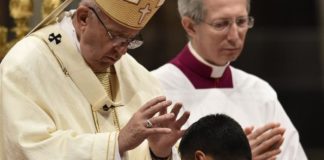 Vaticano, 7 maggio 2017: Papa Francesco ordina sacerdoti 10 diaconi