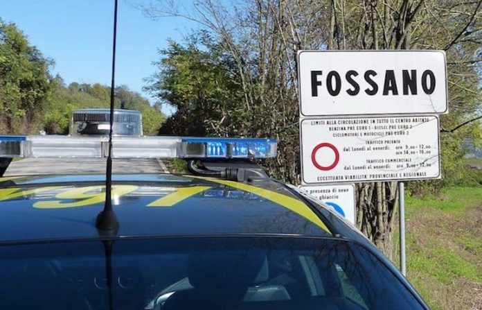 Un'auto della Guardia di finanza a Fossano