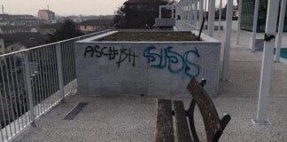 Atti vandalici Piazza Vittorio Veneto