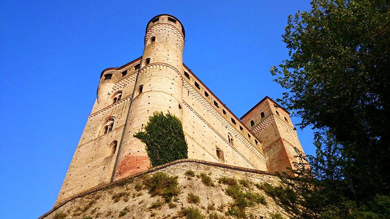 Castello Di Serralunga