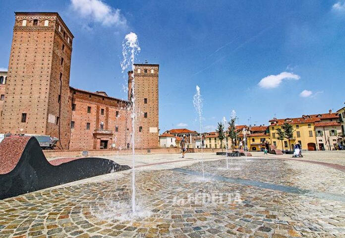 Castello Piazza E Fontana