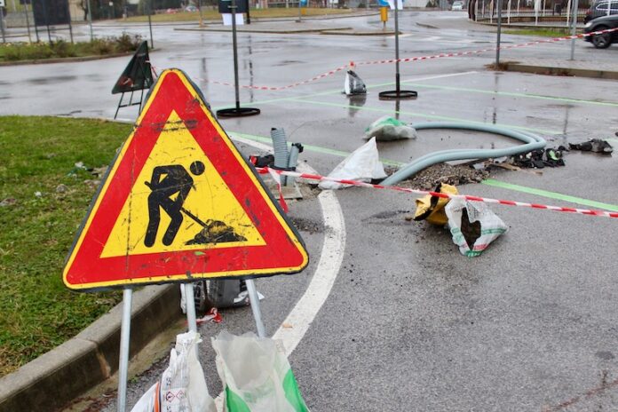 Lavori in corso per l'installazione di due colonnine elettriche a Bene Vagienna