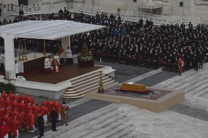 Piazza San Pietro, esequie di Papa Benedetto XVI
