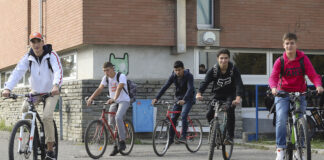 studenti vallauri in bicicletta