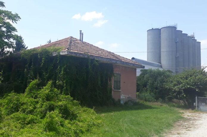 Casa rossa via Centallo