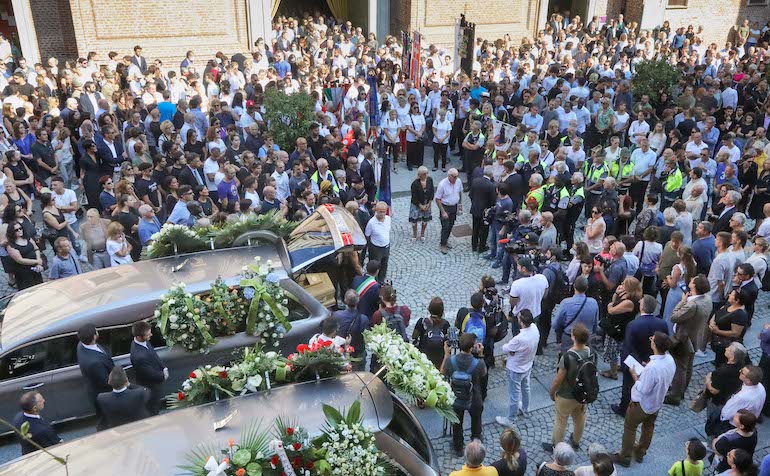 folla ai funerali di Alberto Balocco