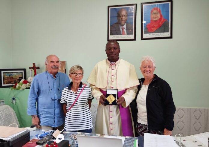 Abbà E Giaccardi Con Vescovo Mbeya Tanzania Abbà E Giaccardi Con Vescovo Mbeya Tanzania