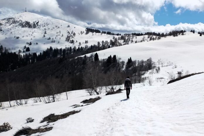 Monte Mindino Con Neve