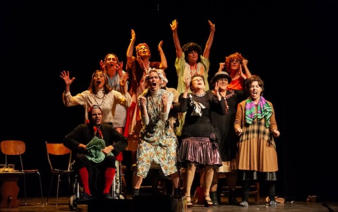 folle d'oro spettacolo Le Cognate04 folle d'oro spettacolo Le Cognate04