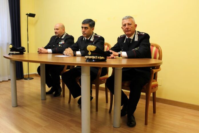 Da sinistra, il tenente Dainese, il comandante provinciale Piras e il tenente colonnello Riva
