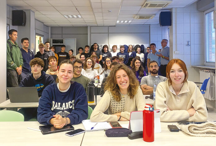 Studenti del corso di laurea in Fisioterapia Studenti del corso di laurea in Fisioterapia