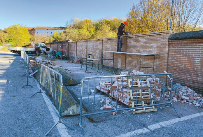 Cimitero - lavori al muro