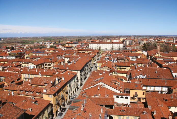 Vista sui tetti del centro storico di Fossano