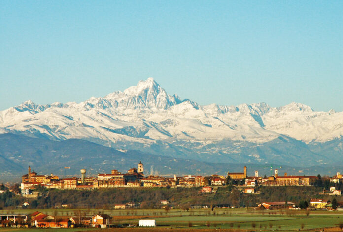 Panoramica su Fossano con il Monviso sullo sfondo