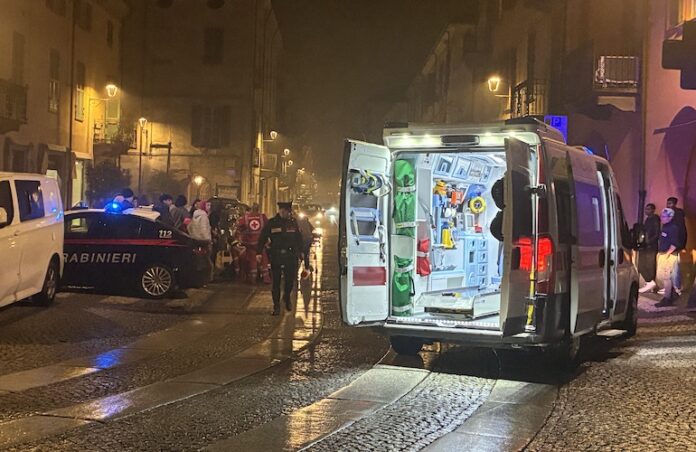 L'ambulanza In via Roma L'ambulanza In via Roma