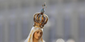 Statua-della-Madonna-di-Fatima-pellegrina-a-Fossano.jpg
